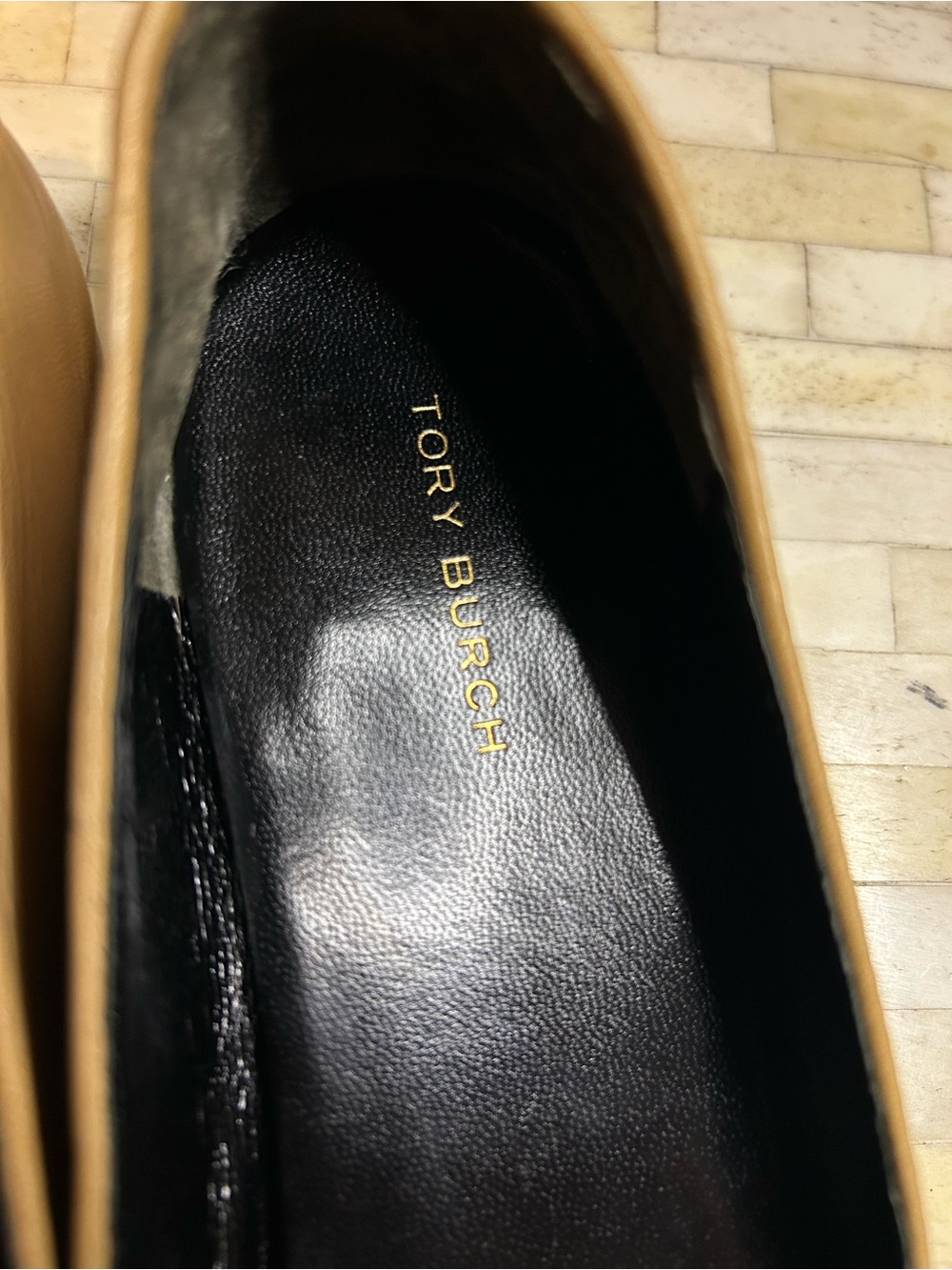 Tory Burch Women's Cap Toe Ballet Flats
Size 8 - Picture 5 of 7